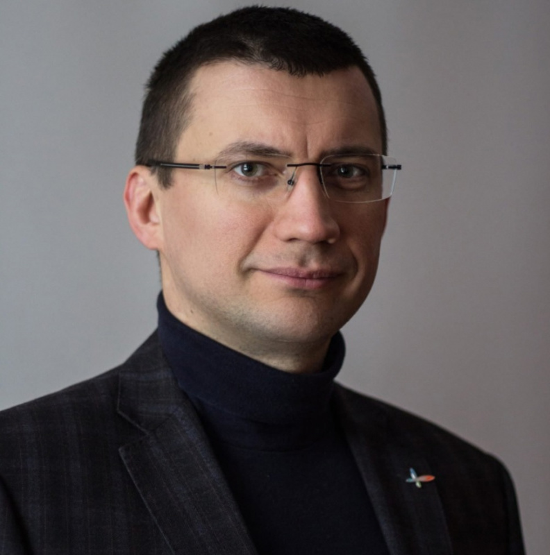Глобальный рынок водорода еще только формируется, однако России следует поторопиться, чтобы занять на нем свою нишу. Окно возможностей не столь велико: два-три года. Успеет ли Россия вписаться в новый рынок? Насколько серьезна угроза антиводородного лобби, и кто его представляет? Какие российские компании имеют шанс стать «водородным «Газпромом»?  Большое интервью основателя  ГК "ИнЭнерджи" Алексея Кашина порталу TEKFACE.